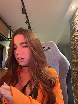 carolynnetrujillo online show from March 20, 2:12 am