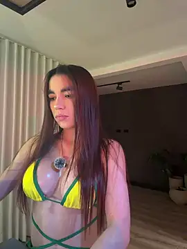 Snapshot of carolynnetrujillo chatting on June 20, 2:05 am carolynnetrujillo online show from June 20, 2:05 am
