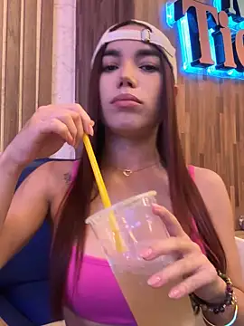 Snapshot of carolynnetrujillo chatting on October 12, 12:12 am carolynnetrujillo online show from October 12, 12:12 am
