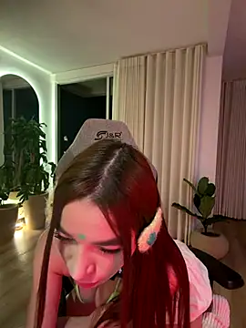 carolynnetrujillo online show from December 16, 1:54 am