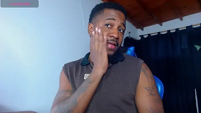 Snapshot of Drake_Nassir4 chatting on June 20, 5:23 am Drake Nassir4 online show from June 20, 5:23 am