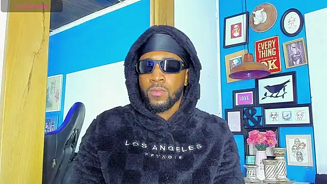 Drake Nassir4 online show from October 1, 9:51 pm