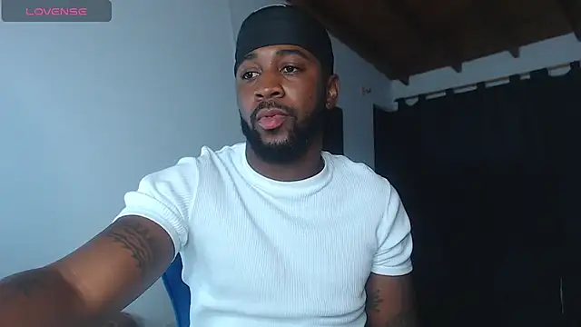 Snapshot of Drake_Nassir4 chatting on July 6, 3:35 am Drake Nassir4 online show from July 6, 3:35 am