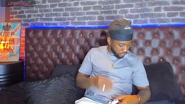 Drake Nassir4 online show from November 29, 3:56 pm