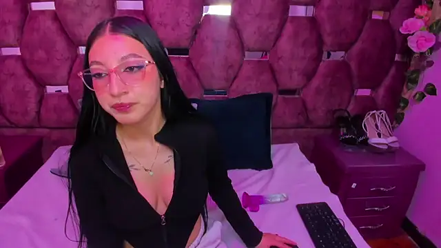 Katty Queen online show from April 9, 7:20 pm