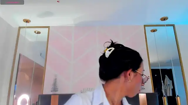 GabyPetit online show from November 14, 8:01 pm