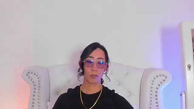 GabyPetit online show from April 7, 7:48 pm