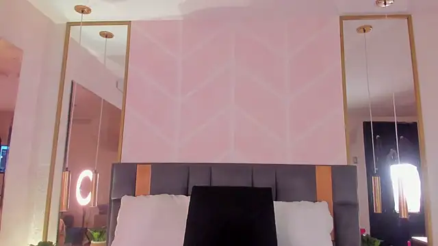 GabyPetit online show from December 19, 7:49 pm