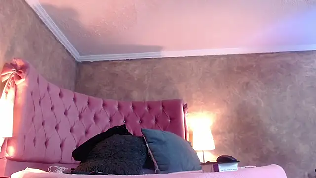 GabyPetit online show from February 25, 8:00 pm