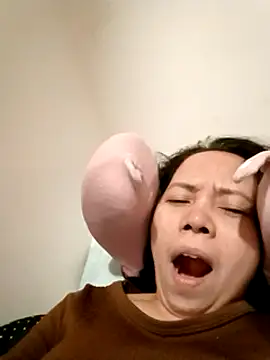 Snapshot of doggiepossession chatting on March 8, 3:45 pm doggiepossession online show from March 8, 3:45 pm