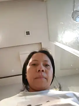 Snapshot of doggiepossession chatting on November 5, 6:38 am doggiepossession online show from November 5, 6:38 am