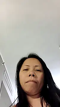 Snapshot of doggiepossession chatting on November 14, 10:52 am doggiepossession online show from November 14, 10:52 am