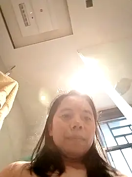 Snapshot of doggiepossession chatting on September 19, 7:01 am doggiepossession online show from September 19, 7:01 am