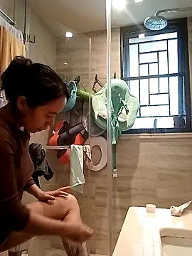 Snapshot of doggiepossession chatting on February 20, 6:39 am doggiepossession online show from February 20, 6:39 am