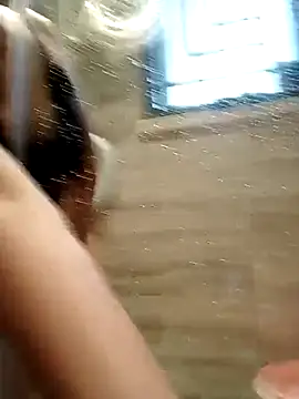 Snapshot of doggiepossession chatting on March 18, 7:01 am doggiepossession online show from March 18, 7:01 am