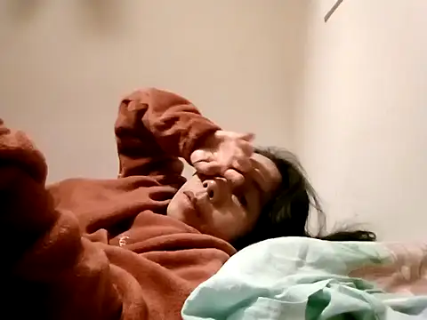 Snapshot of doggiepossession chatting on January 31, 3:22 pm doggiepossession online show from January 31, 3:22 pm