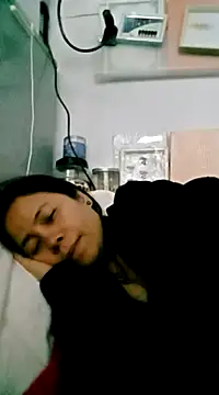 Snapshot of doggiepossession chatting on March 9, 7:01 am doggiepossession online show from March 9, 7:01 am