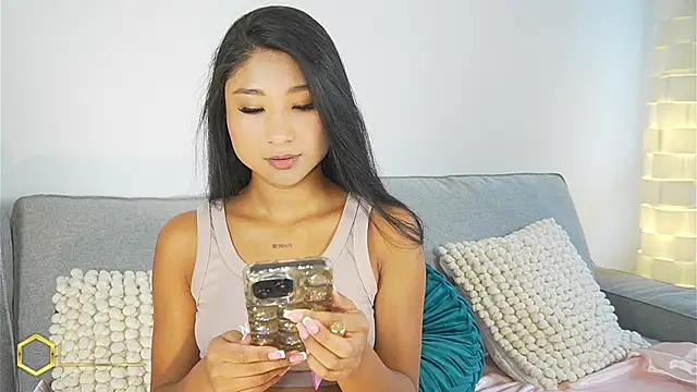 Megan Lim online show from September 17, 6:43 pm