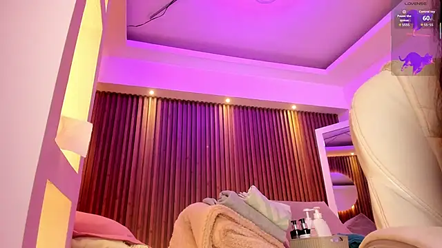 Lucy Smith2 online show from February 14, 3:51 am