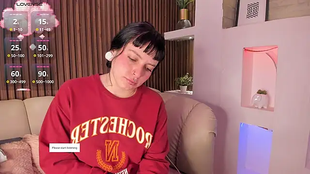Snapshot of Lucy_Smith2 chatting on September 15, 7:36 pm Lucy Smith2 online show from September 15, 7:36 pm