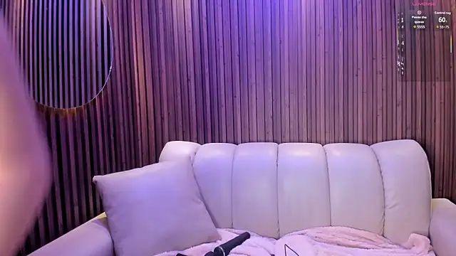 Lucy Smith2 online show from January 5, 7:06 pm