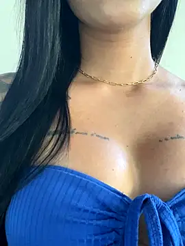 Snapshot of Elamesmamorena chatting on December 19, 8:55 pm Elamesmamorena online show from December 19, 8:55 pm