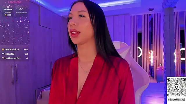 Snapshot of Emilyymilleer_ chatting on January 17, 9:39 pm Emilyymilleer online show from January 17, 9:39 pm
