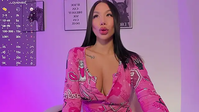 Snapshot of Emilyymilleer_ chatting on November 26, 7:25 pm Emilyymilleer online show from November 26, 7:25 pm