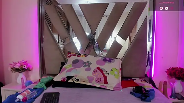 LILITH TORRES1 online show from April 16, 10:23 pm