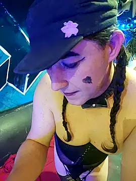 Boo-boo kittyfux online show from October 25, 5:28 am