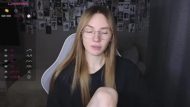 littlevildevil online show from March 31, 11:12 am