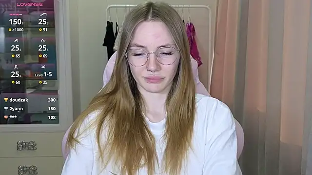 littlevildevil online show from March 7, 2:23 pm