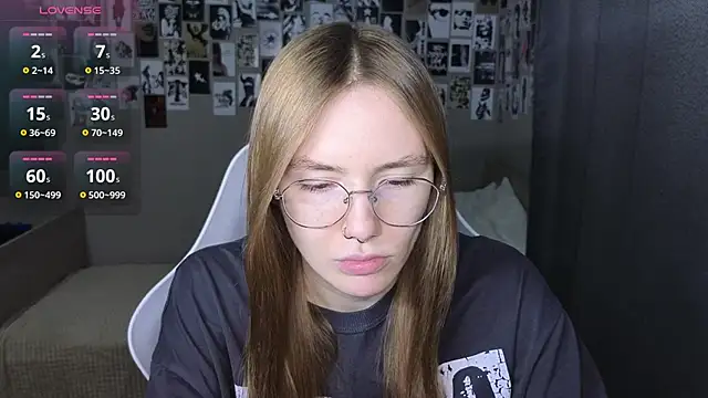 littlevildevil online show from February 21, 11:12 am