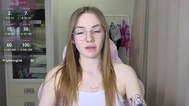 littlevildevil online show from February 6, 10:47 am