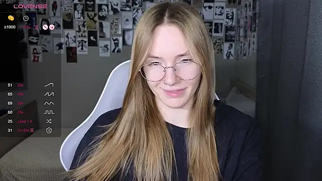 littlevildevil online show from March 1, 10:59 am