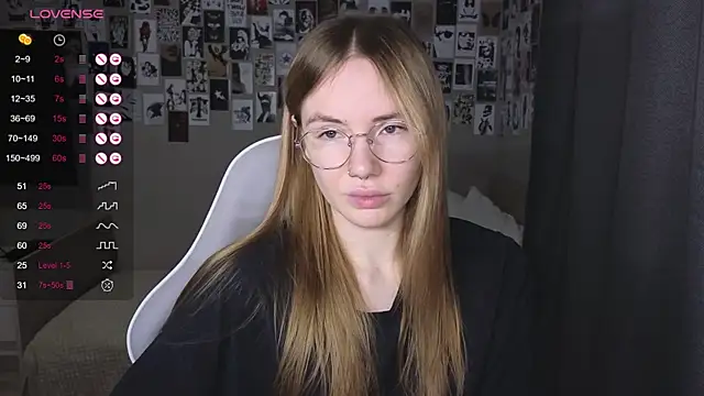 littlevildevil online show from April 5, 10:00 am