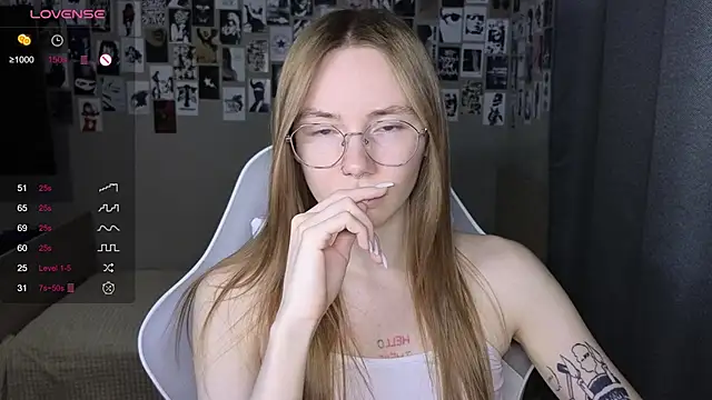 littlevildevil online show from February 28, 10:59 am