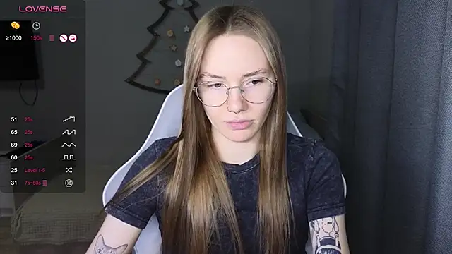 littlevildevil online show from January 13, 10:52 am