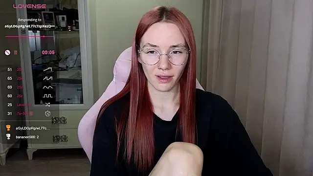 Snapshot of littlevildevil chatting on October 26, 10:48 am littlevildevil online show from October 26, 10:48 am