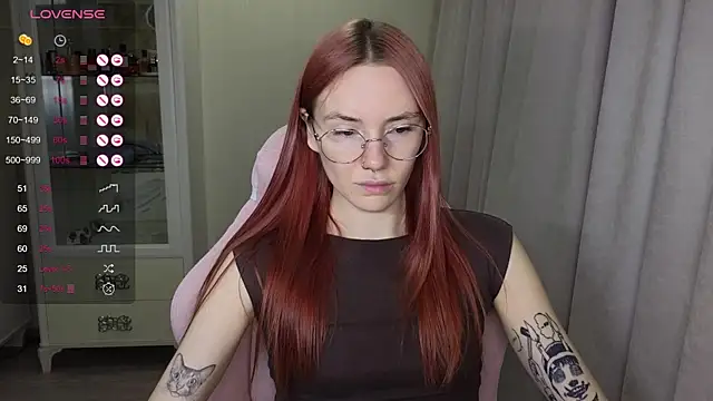 Snapshot of littlevildevil chatting on November 9, 9:57 am littlevildevil online show from November 9, 9:57 am