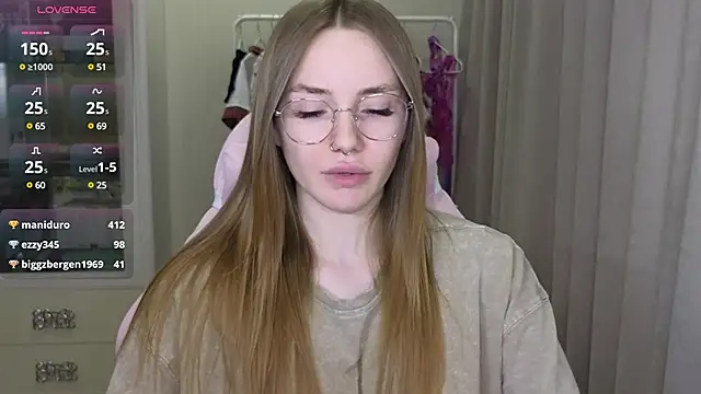 littlevildevil online show from February 22, 1:24 pm