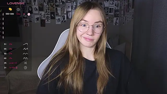 littlevildevil online show from March 28, 10:38 am