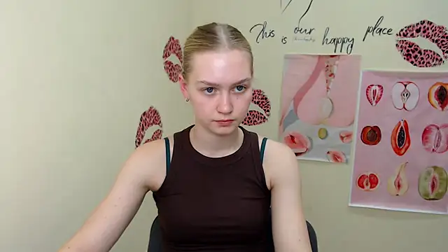 Snapshot of MademoiselleCl chatting on February 7, 1:01 pm MademoiselleCl online show from February 7, 1:01 pm
