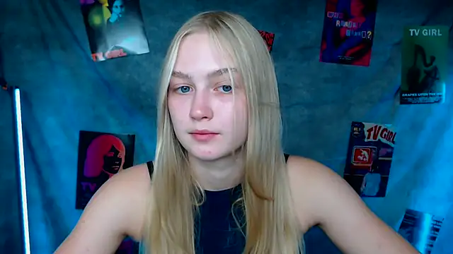 Snapshot of MademoiselleCl chatting on October 18, 5:04 pm MademoiselleCl online show from October 18, 5:04 pm