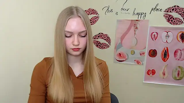 Snapshot of MademoiselleCl chatting on February 5, 10:19 am MademoiselleCl online show from February 5, 10:19 am