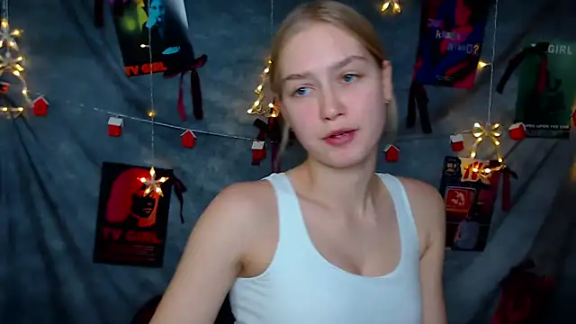 MademoiselleCl online show from December 19, 1:35 pm