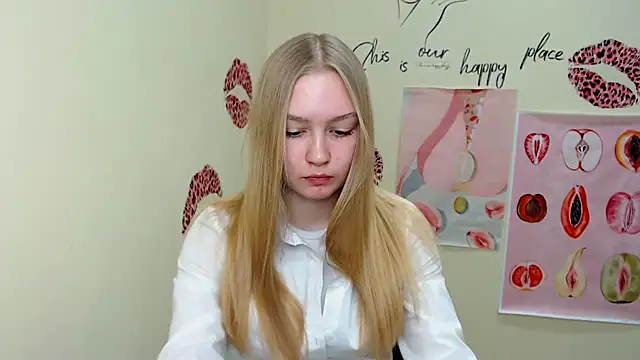Snapshot of MademoiselleCl chatting on March 8, 7:27 am MademoiselleCl online show from March 8, 7:27 am