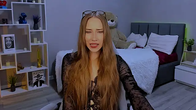 Snapshot of AlexaHarmon chatting on November 27, 6:25 am AlexaHarmon online show from November 27, 6:25 am