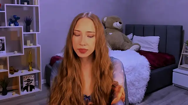 Snapshot of AlexaHarmon chatting on November 20, 6:25 am AlexaHarmon online show from November 20, 6:25 am