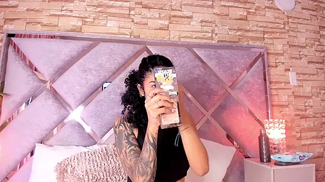  lanna jhonson  online show from October 25, 11:20 am